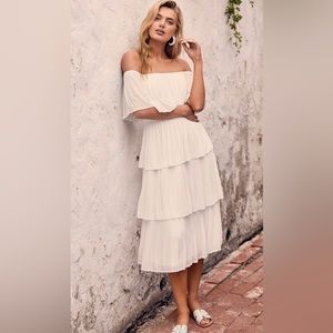 Lulus white tiered off the shoulder midi dress XS